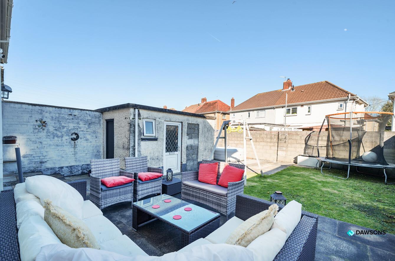 Maes Tref, Llanelli, SA15 3SY